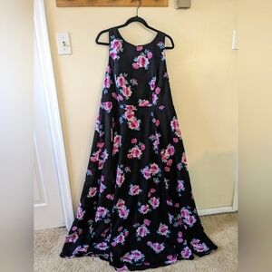 Torrid Floral Maxi Dress, size 20